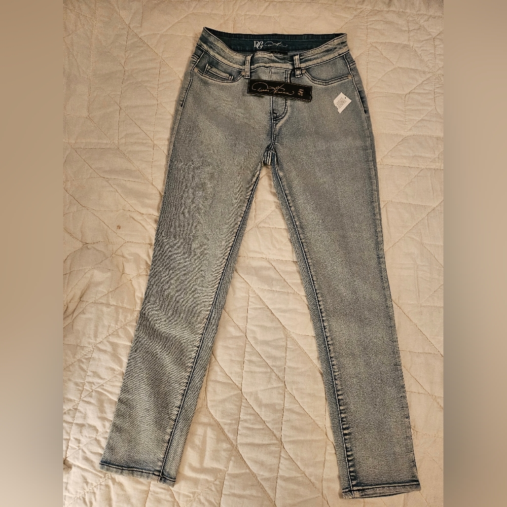 DG2 by Diane Gilman Stonewashed Pull-Up Jegging- Size S